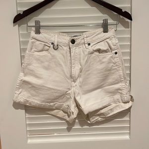 White denim shorts from Neuw